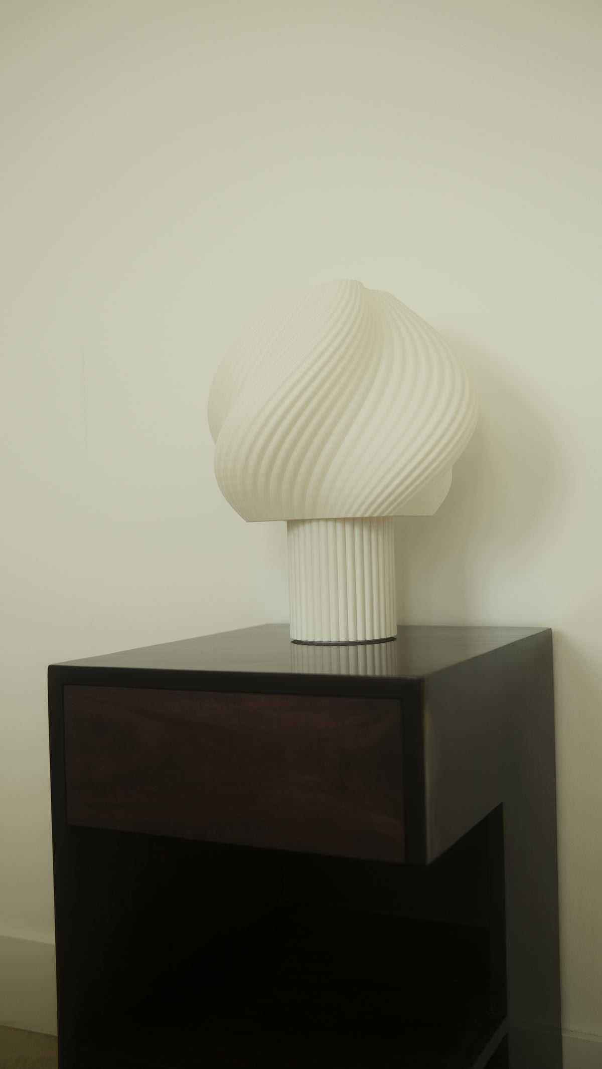 The LightHouse | Minimalist Eco-Friendly Tablelamp